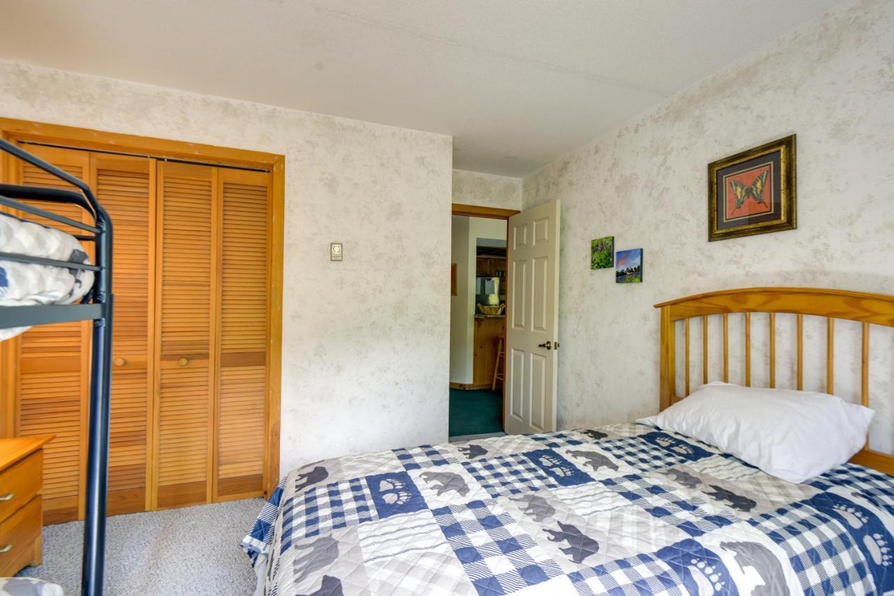 Well-Appointed Lincoln Abode Ski, Swim And Fish! Экстерьер фото